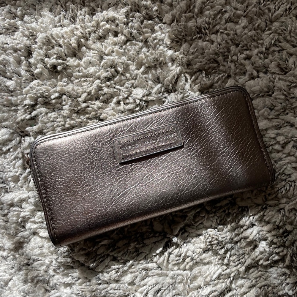 EUC Marc Jacobs Wallet Gunmetal